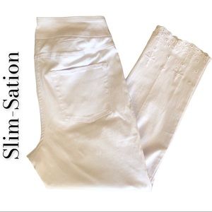 Slim-Sation White Skinny Ankle Pant w/Eyelet Hem
